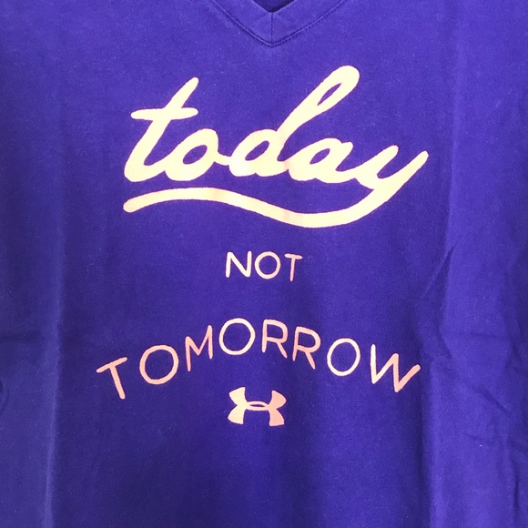 🏋️‍♀️ Under Armour Semi-Fitted T-Shirt - Picture 2 of 4